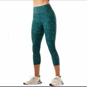 Athleta Ultimate Stash Pocket Split Capri Pant Splattered Green size Medium